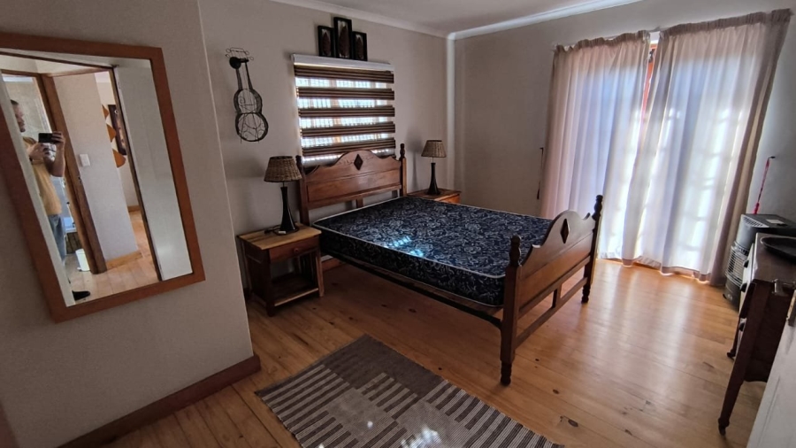 To Let 5 Bedroom Property for Rent in George East Western Cape